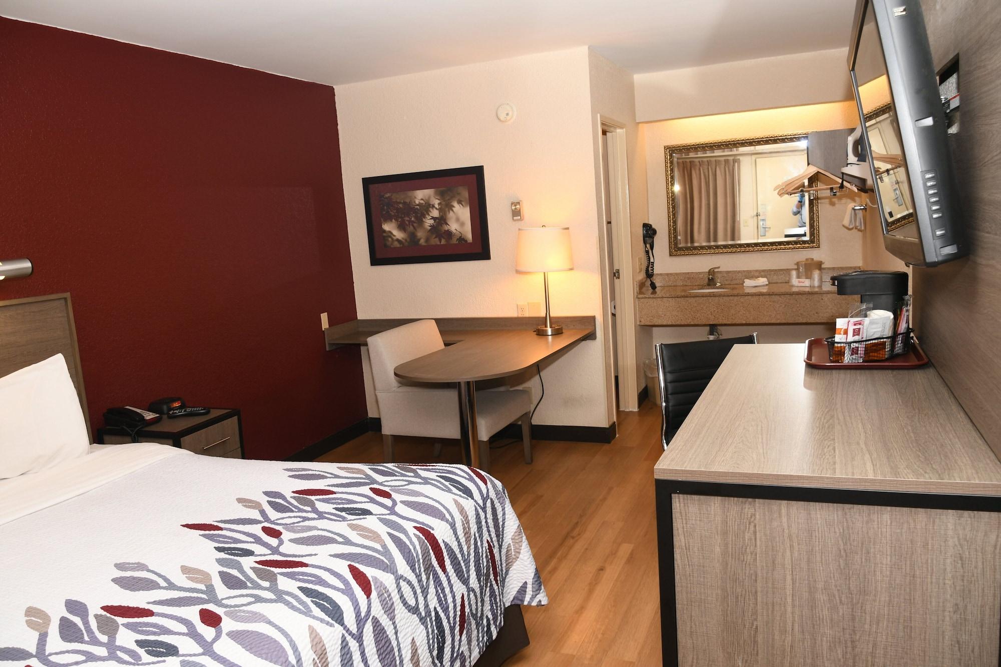 Red Roof Inn Richmond South Екстер'єр фото