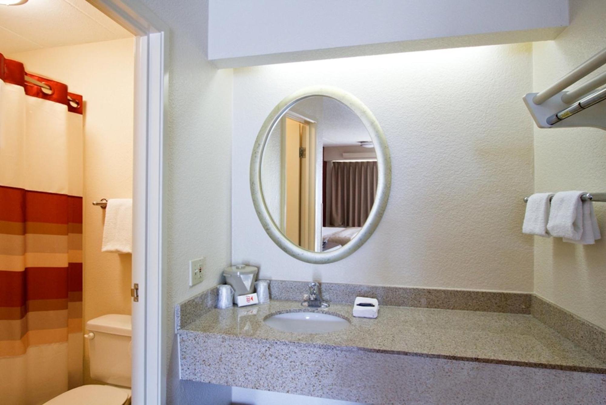 Red Roof Inn Richmond South Екстер'єр фото